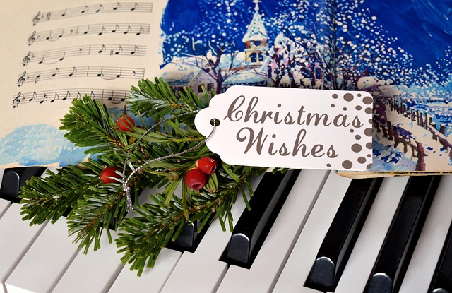 Christmas wreath on keyboard